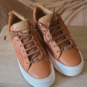 Carmela Platform Sneakers Sz 38 (8)